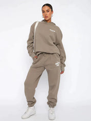 Ernesti -Puzen sweater set for women with a modern backendailna-3