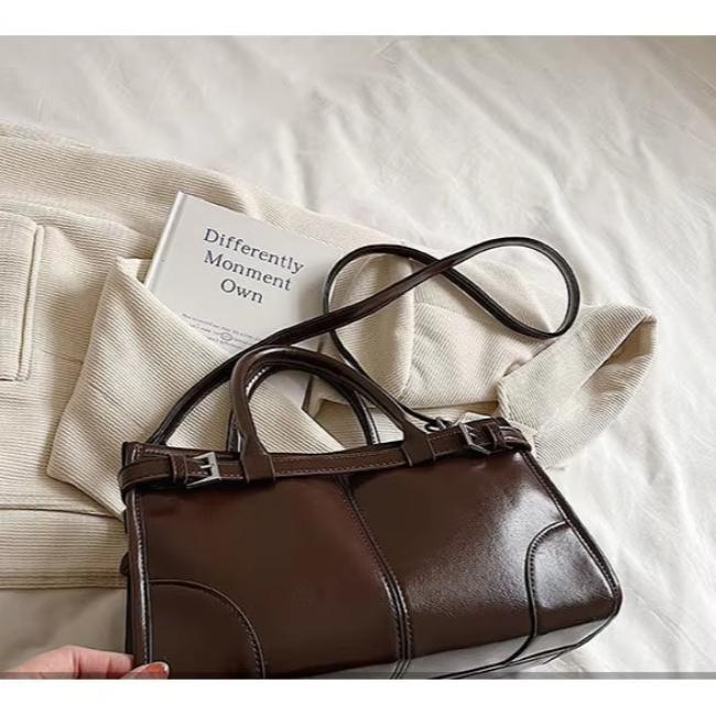 Clara | Large Retro Leather Shoulder Bag