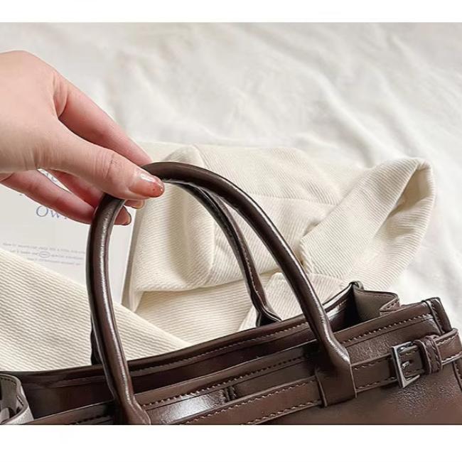 Clara | Large Retro Leather Shoulder Bag