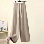 Loosely cut turtleneck sweater with free pants-3