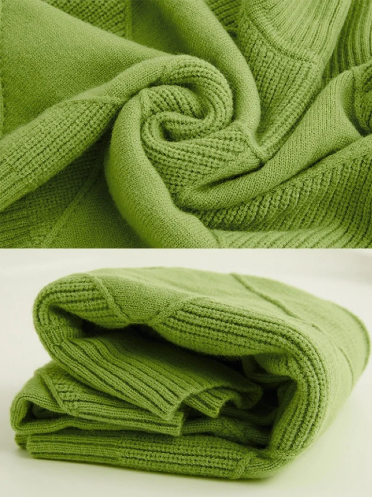 Knitting sweaters with high collar and modern color contrast-6