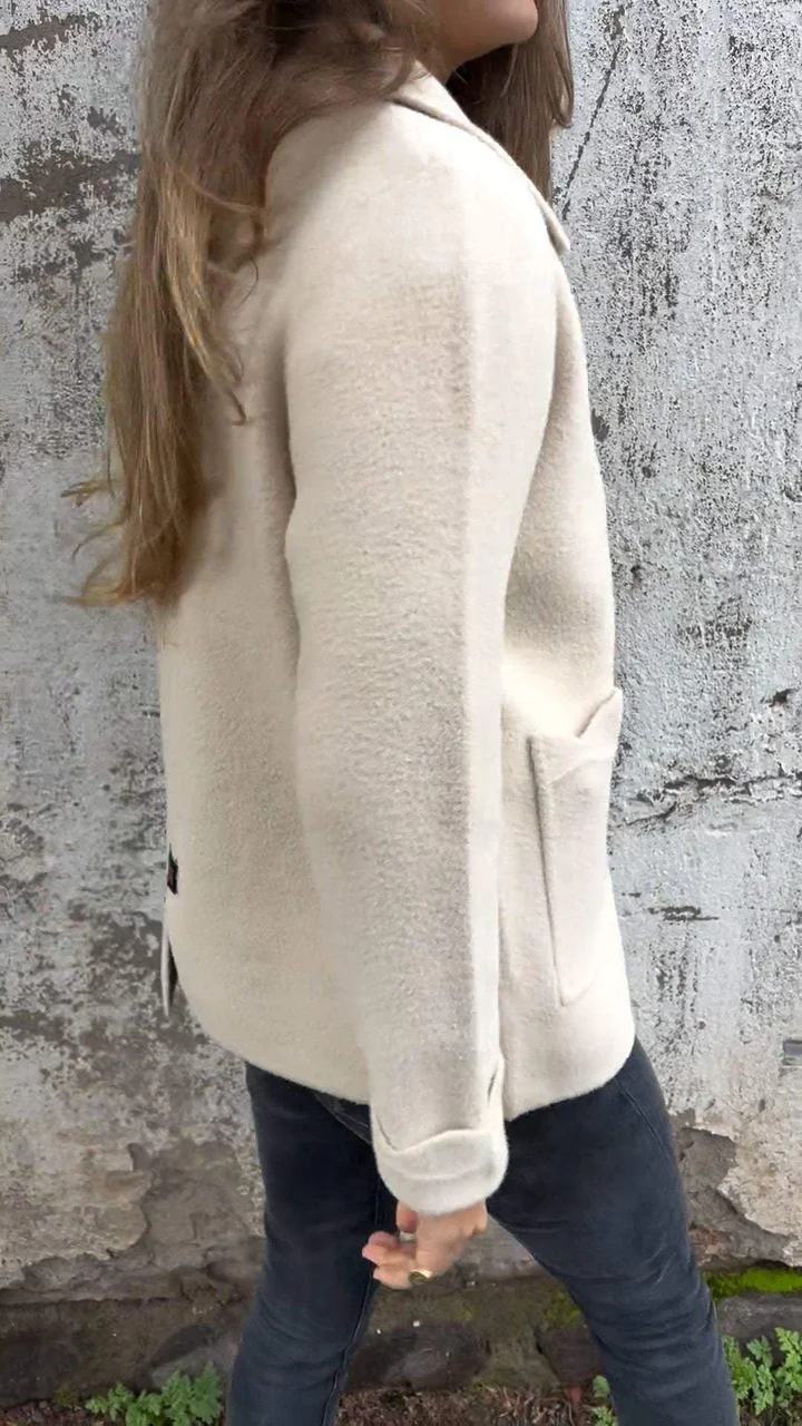Part jacket in feminine design with a two -color look for women-6