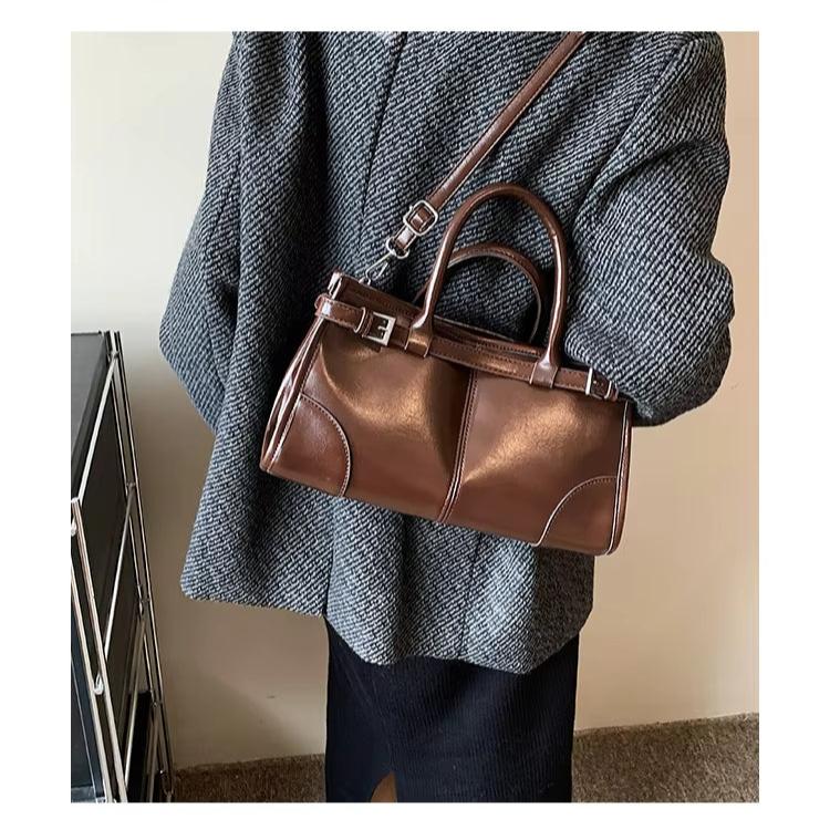 Clara | Large Retro Leather Shoulder Bag