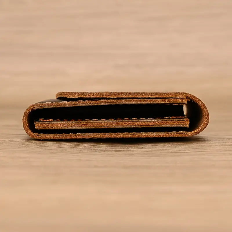 Lucas | Vintage Bifold Rundleather Travel Wallet with Snap Closure
