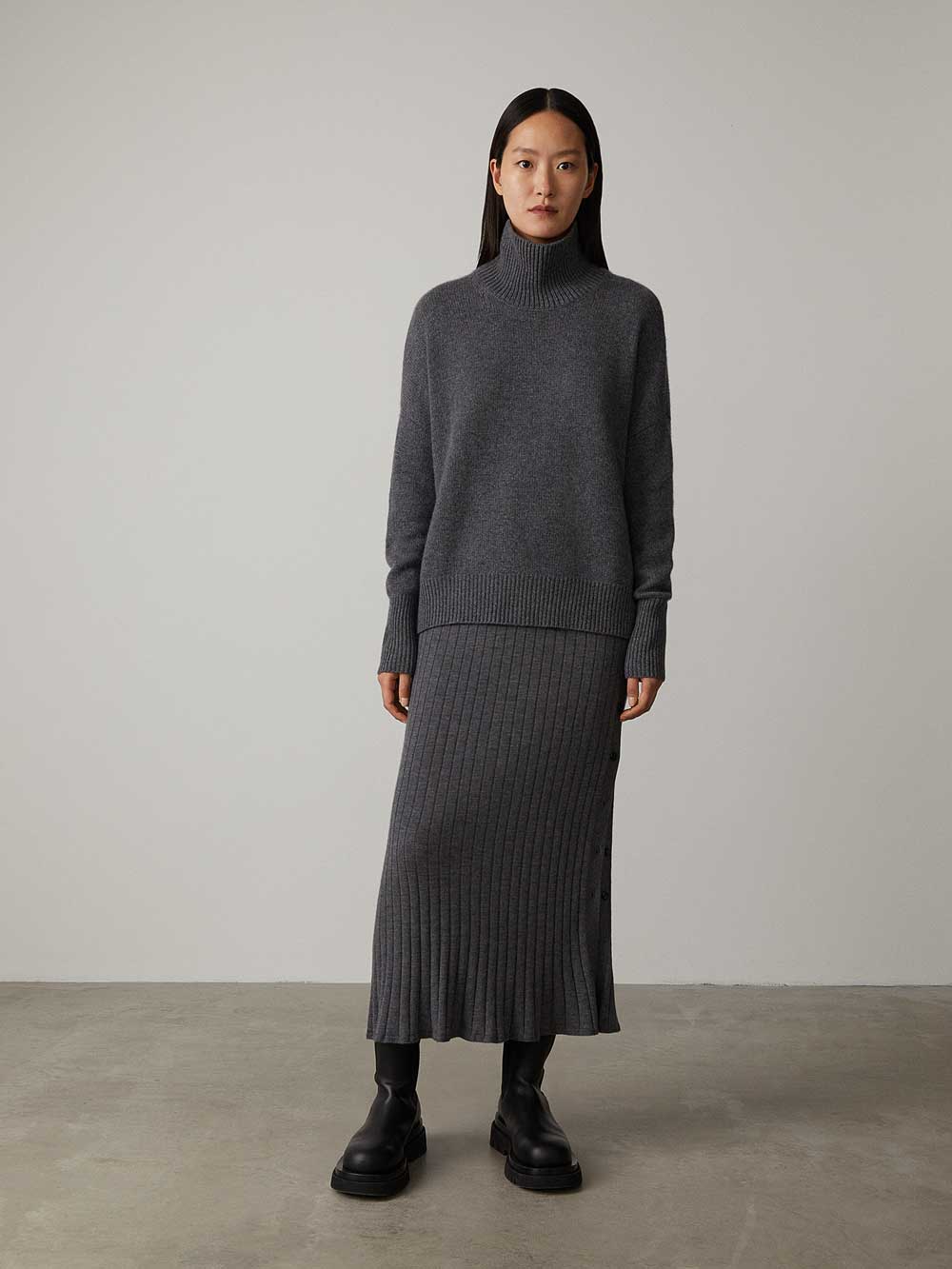Sweater made of luxurious cashmere mix with turtlenecks-6