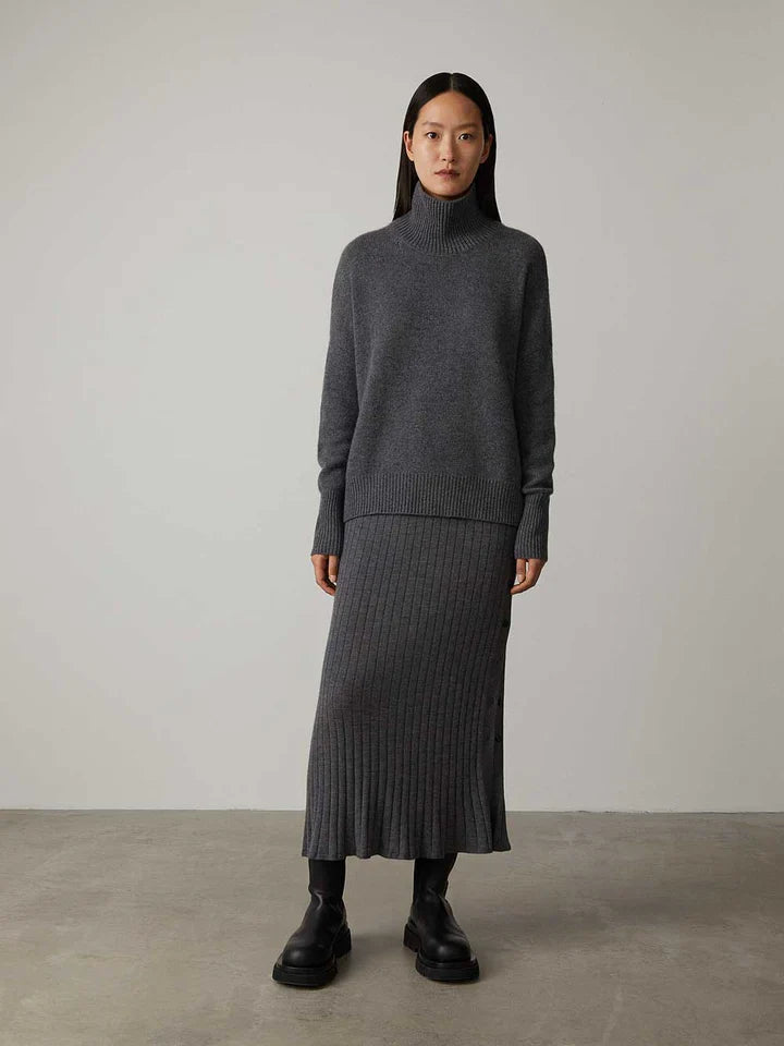 Sweater made of luxurious cashmere mix with turtlenecks-5