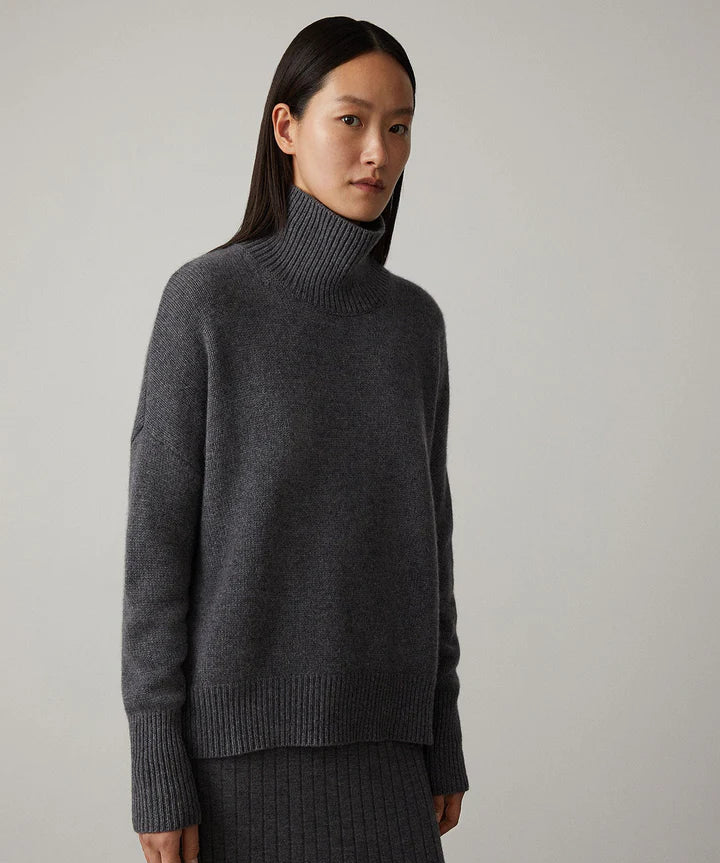 Sweater made of noble cashmere mix with a stylish turtleneck-5
