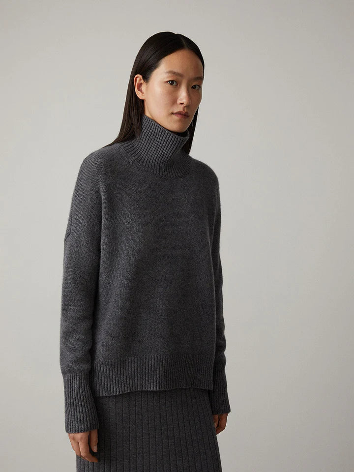 Sweater made of noble cashmere mix with a stylish turtleneck-5