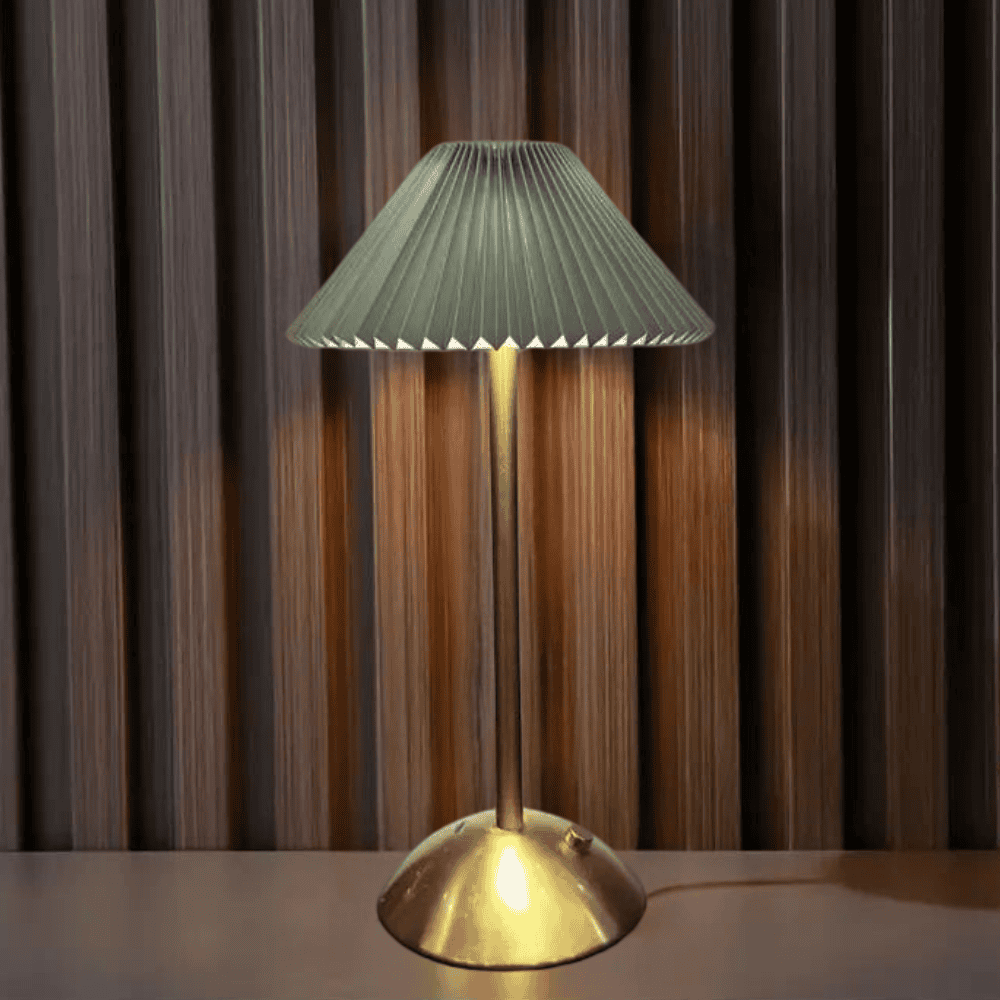 GlowCrest | Sophisticated Modern Lamp for Stylish Interiors