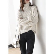 Sweaters made of soft cashmere for stylish women's look-4