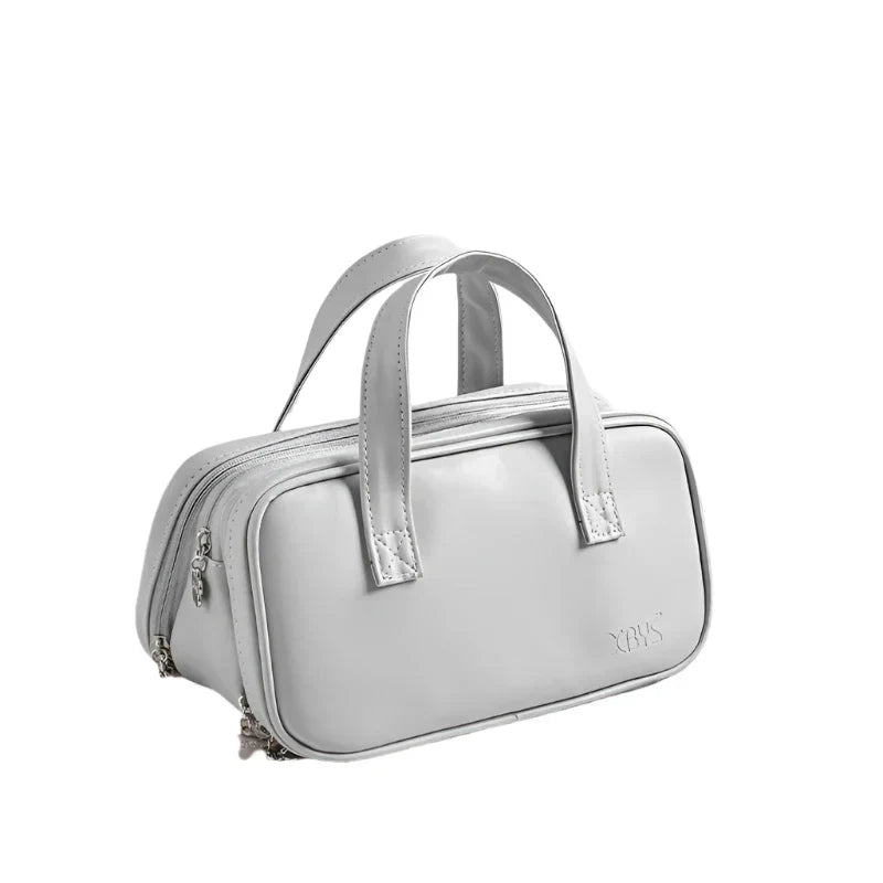 Charloutte | Versatile and functional travel-friendly cosmetic bag