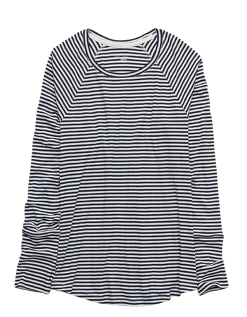 White-black sweater: timeless basic for cold days-2