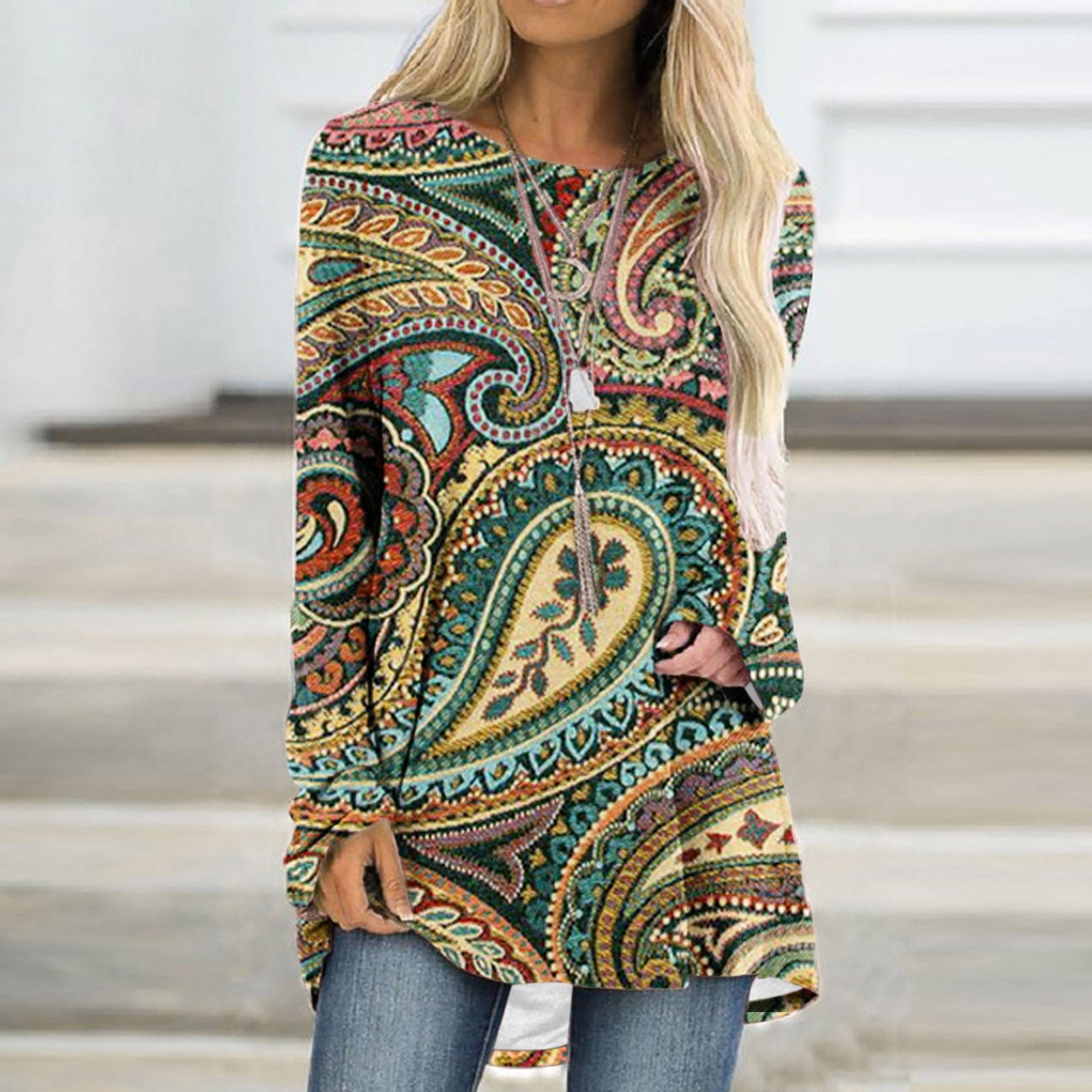 amanda-eleganter-pullover-mit-mandala-druck-newberlin-mode-39923624018233.jpg?v=1715842865