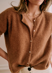 Part jacket with a two -tone design perfect for cold winter days-6