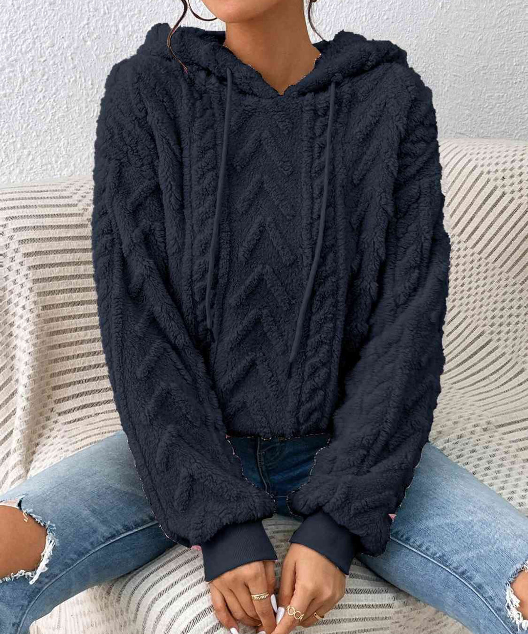 Sweaters with a cord and long arm in a two -tone design for women-4